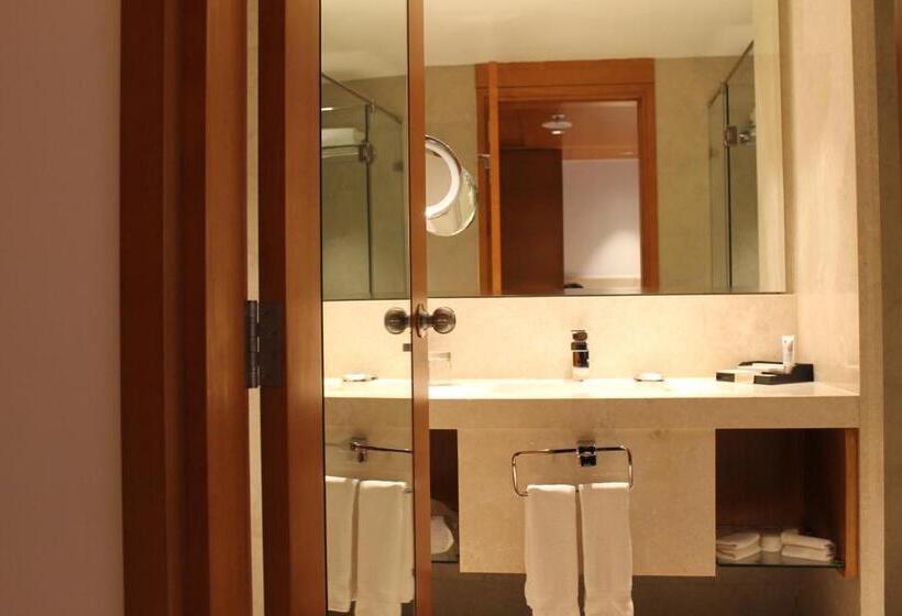 Номер Superior Кровать Куин, Mercure Hyderabad Kcp Banjara Hills, An Accor