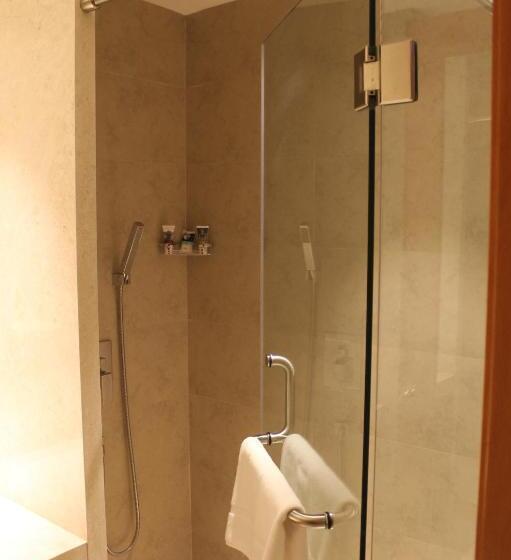 Номер Superior Кровать Куин, Mercure Hyderabad Kcp Banjara Hills, An Accor