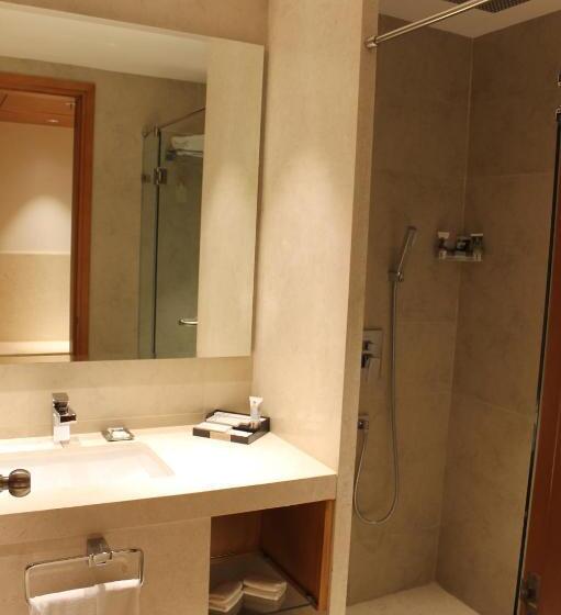 Номер Стандартный Кровать Куин, Mercure Hyderabad Kcp Banjara Hills, An Accor