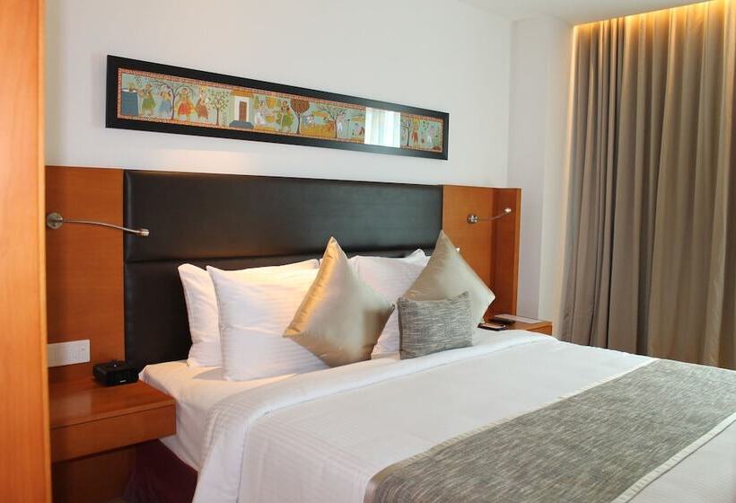Люкс, Mercure Hyderabad Kcp Banjara Hills, An Accor