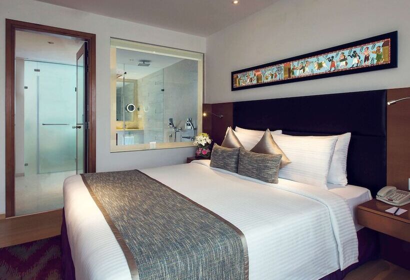 Люкс, Mercure Hyderabad Kcp Banjara Hills, An Accor