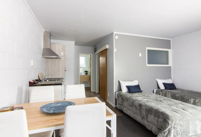 Семейные Апартаменты, Kaitaia Motor Lodge