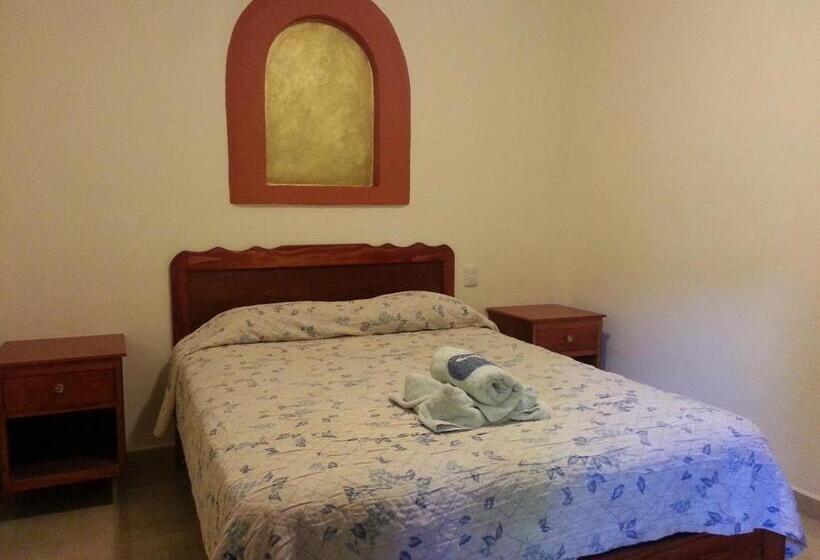 اتاق استاندارد با سرویس بهداشتی مشترک, Casa Arnel