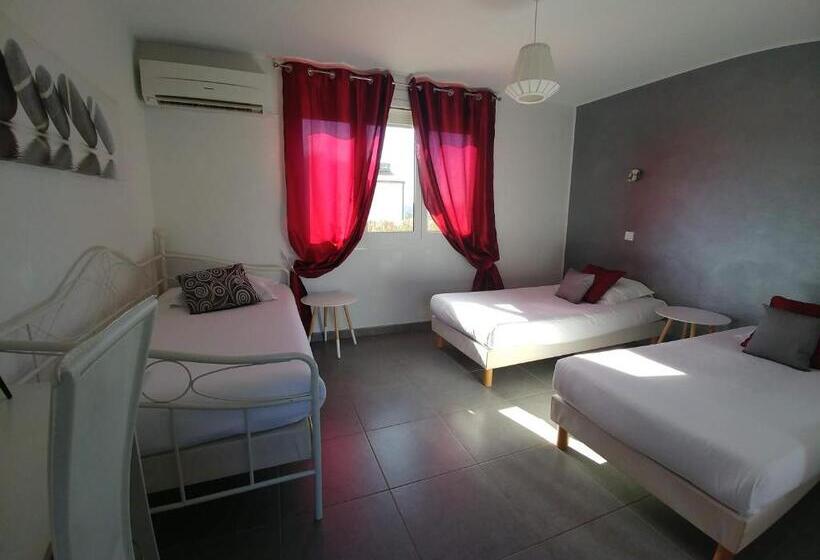 컴포트 트리플 룸, Le Mas Des Quintrands Manosque  Motel De Charme