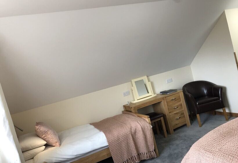 חדר משפחתי, Karrawa Guest House