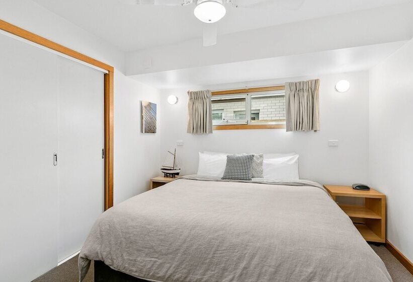 디럭스 스위트, Seahaven Village