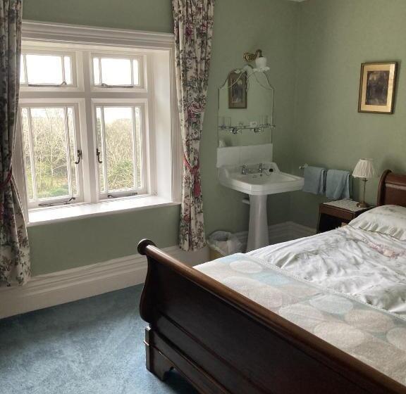 Номер Стандарт, Lisle Combe