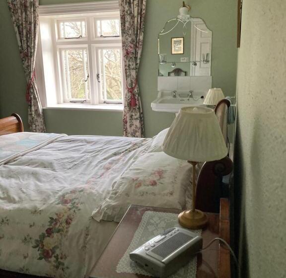 Номер Стандарт, Lisle Combe