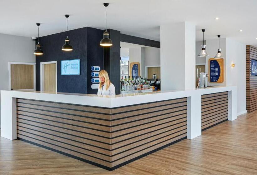 Номер Стандарт, Holiday Inn Express Grimsby, An Ihg