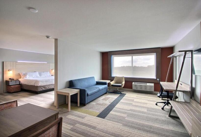 Люкс Кровать Кинг, Holiday Inn Express & Suites Fond Du Lac, An Ihg
