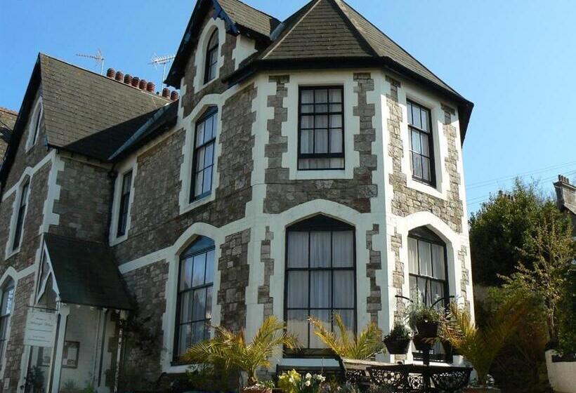 Четырехместный Номер Стандарт, Ashleigh House