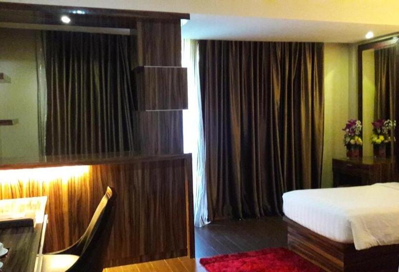 Номер Deluxe Вид на Сад, The Belagri Hotel And Convention