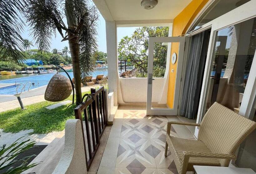 Номер Стандарт, Acron Waterfront Resort