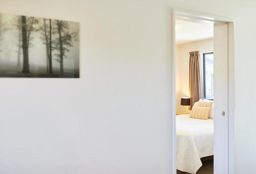 Студия Стандарт, Blenheim Palms Motel
