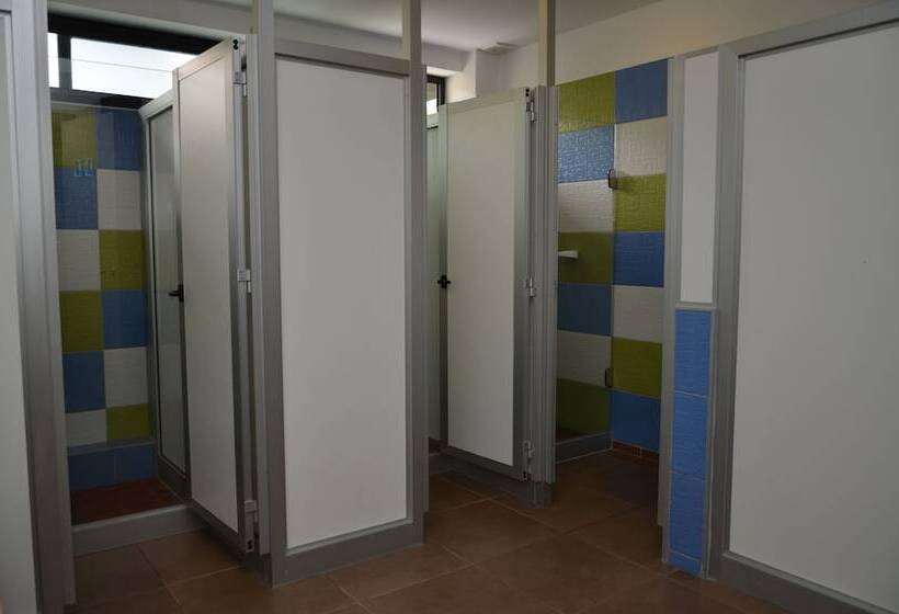 家庭间, Hostel & Suites Del Rio