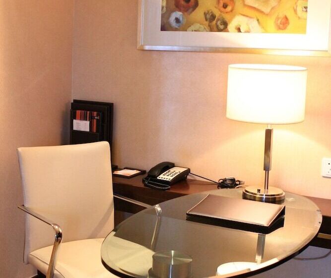 Президентский Люкс, Courtyard By Marriott Hangzhou Wulin