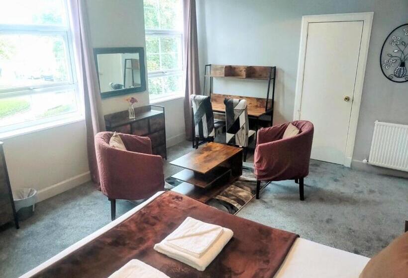 Номер Deluxe, The Custom House Hotel