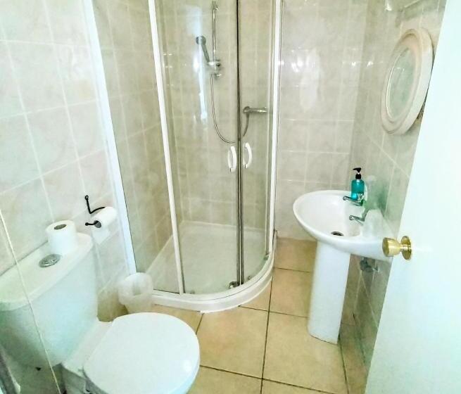 Номер Basic, The Custom House Hotel