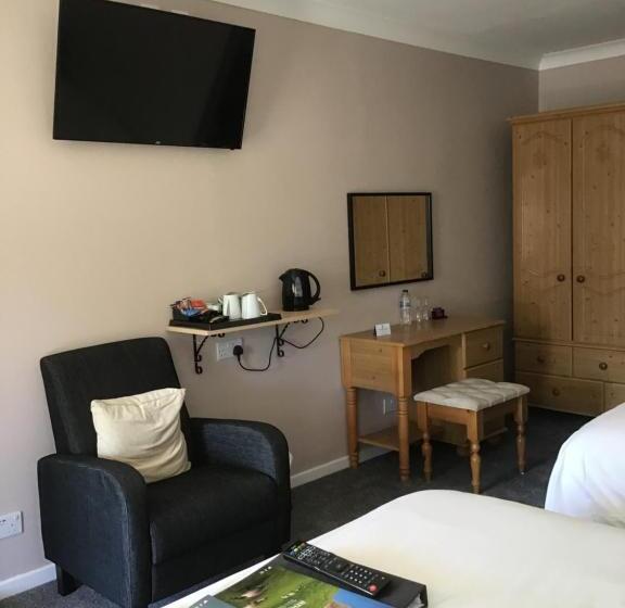 חדר משפחתי, The New Inn Motel