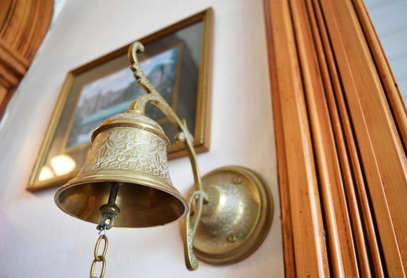 Семейный Номер Совместный Санузел, Braemar House B&b And Yha Hostel