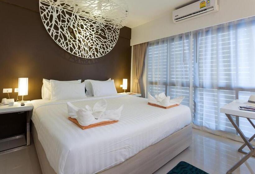 수피리어 룸, Coral Inn