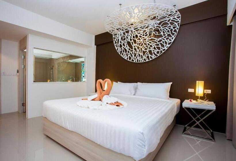 수피리어 룸, Coral Inn