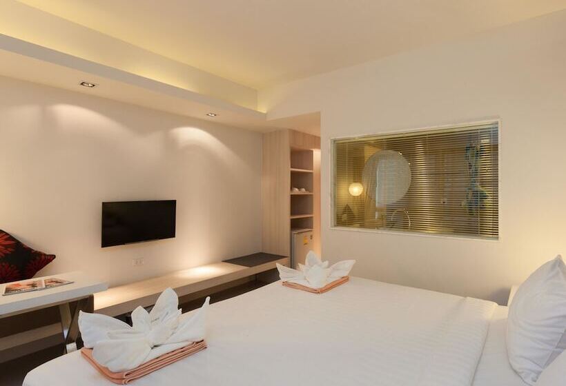 수피리어 룸, Coral Inn
