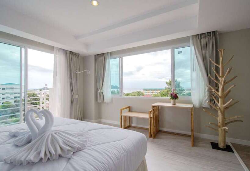주니어 스위트, Prachuap Grand