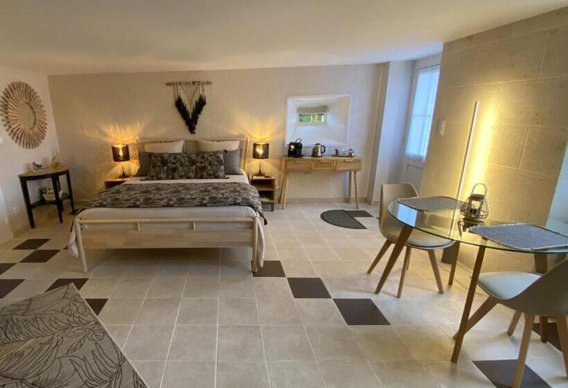 Студия Deluxe, Château Papounan