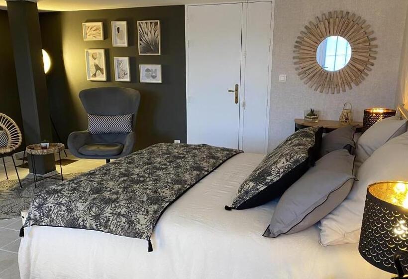 Студия Deluxe, Château Papounan