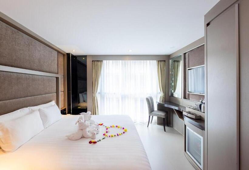 스탠다드 룸 킹사이즈 침대, Azure Hotel Pattaya