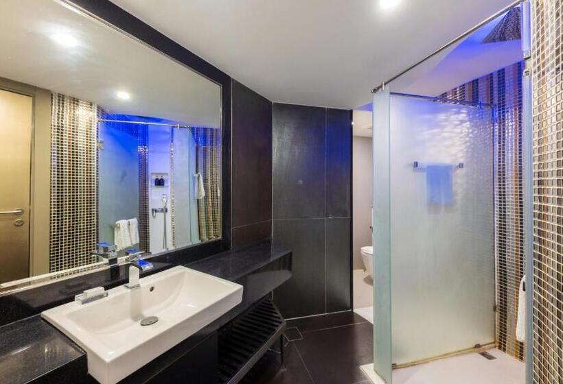 디럭스 패밀리 룸, Azure Hotel Pattaya