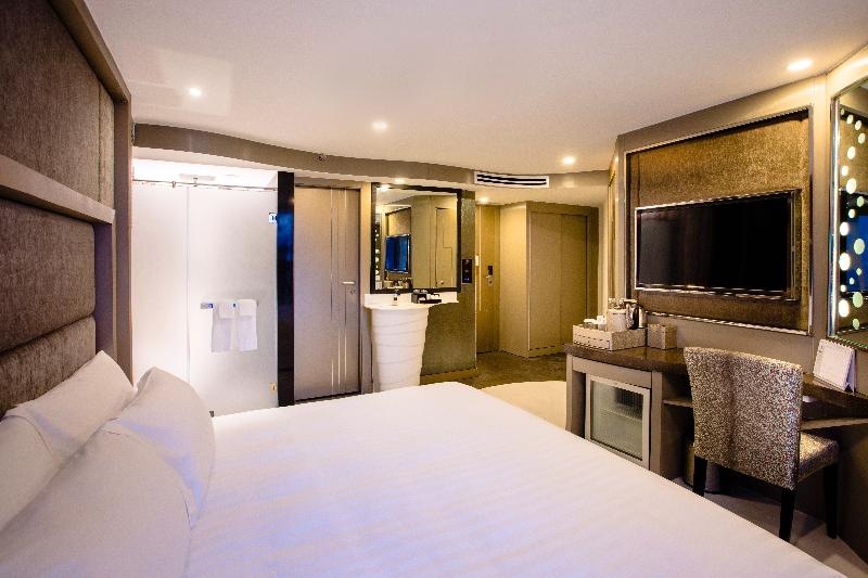 Номер Deluxe Вид на Бассейн, Azure Hotel Pattaya