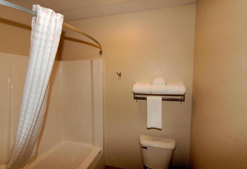 جناح مزود بجاكوزى, Cobblestone Inn & Suites   Denison | Oak Ridge