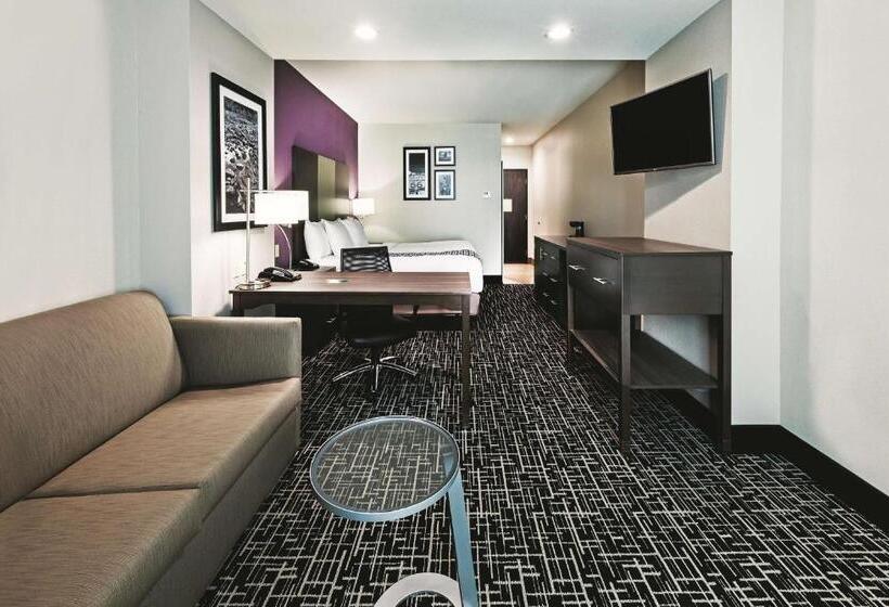 Номер Deluxe Кровать Кинг, La Quinta By Wyndham Claremore