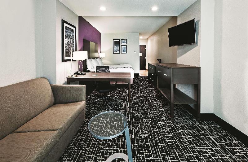 Номер Deluxe Кровать Кинг, La Quinta By Wyndham Claremore