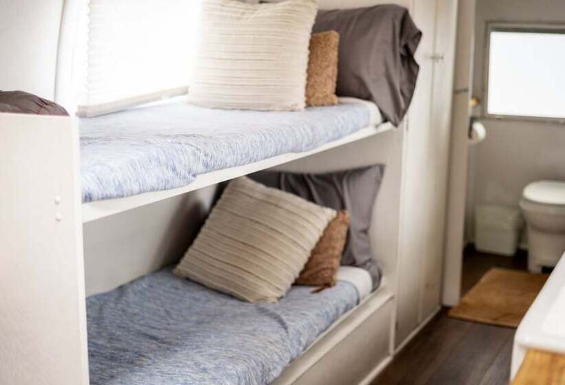 Дом 1 Спальня, Corduroy Boutique Lodge