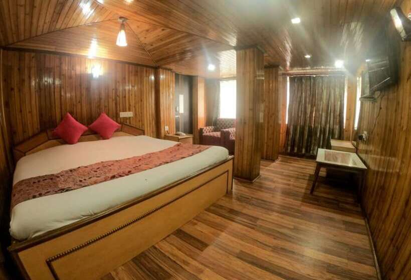Номер Deluxe, Goroomgo Broadway Mall Road Darjeeling