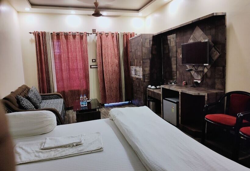 Номер Deluxe, Royal Gitanjali Resorts And Spa
