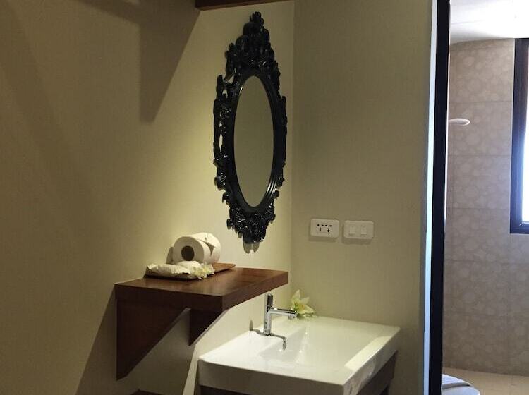 이코노미 룸, At Samui Boutique
