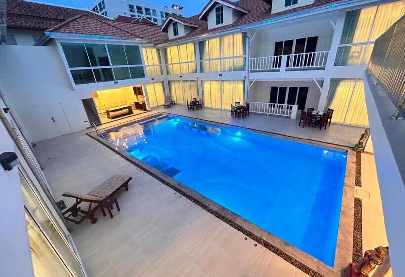 ویلای 3 خوابه, Pratamnak Residence Luxury Villas