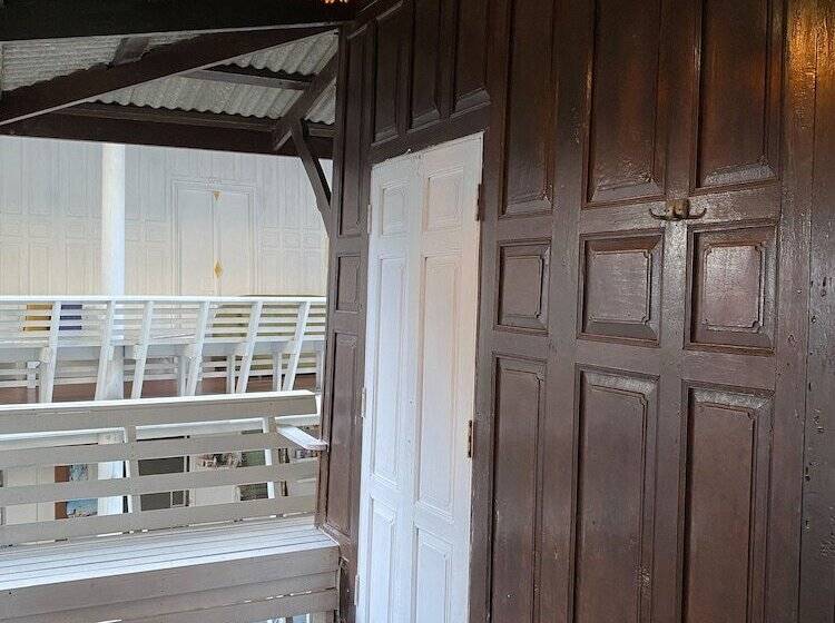 Семейный Номер, Banthaisangthain Resort