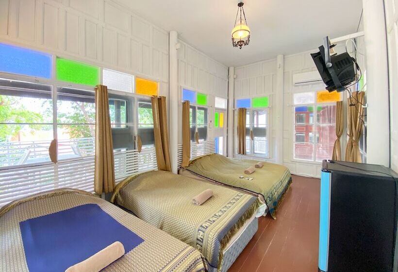 Семейный Номер, Banthaisangthain Resort