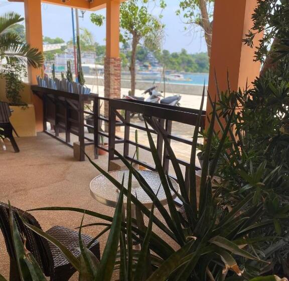 Номер Deluxe Вид на Море, Papa Freds Beach Resort