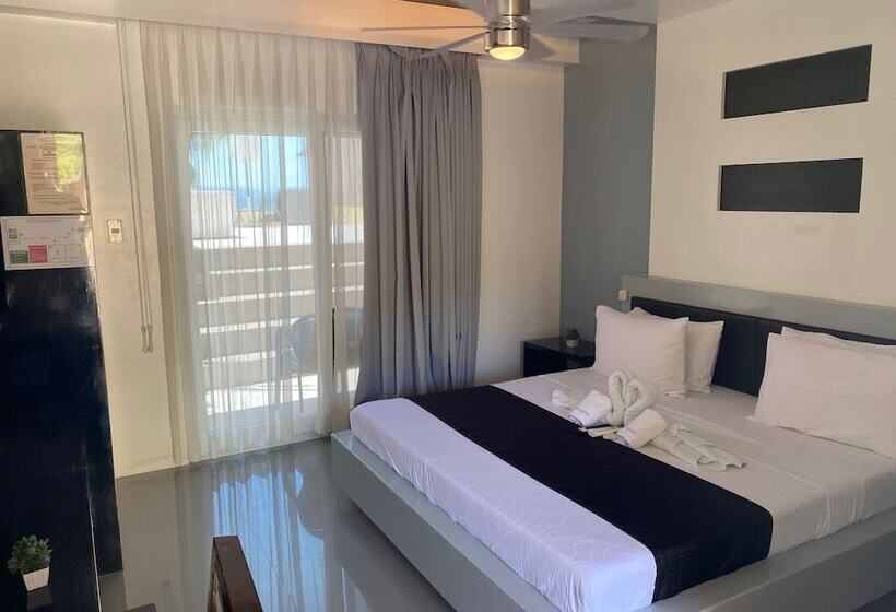 Номер Deluxe Вид на Море, Papa Freds Beach Resort