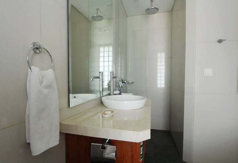 Вилла Deluxe 2 Спальни с Бассейном, Aq Va Hotel & Villas Seminyak
