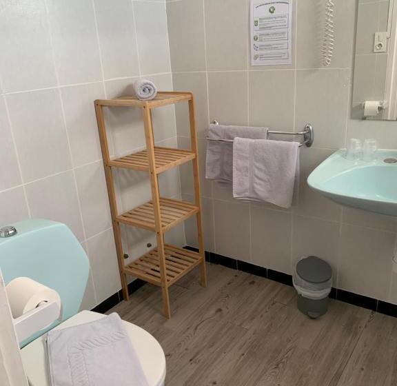 Номер Стандарт, Hôtel Le Canetois
