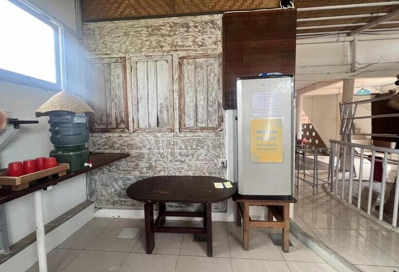 Кровать в Общей Комнате, Seabreeze Hostel Bali
