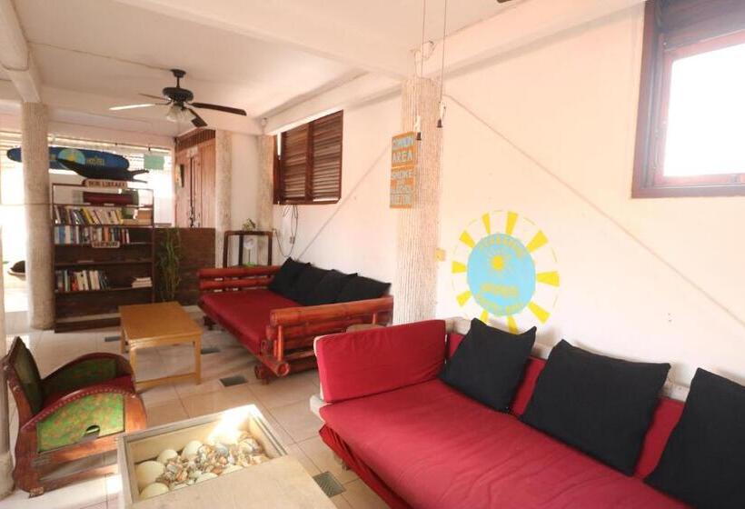 Номер Стандарт Индивидуальный Совместная Ванная, Seabreeze Hostel Bali