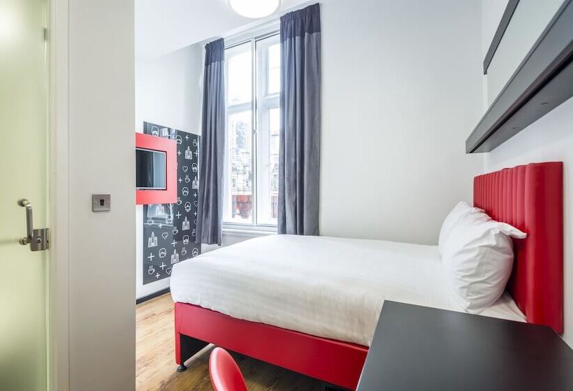 Номер Стандарт, Tune Hotel Liverpool